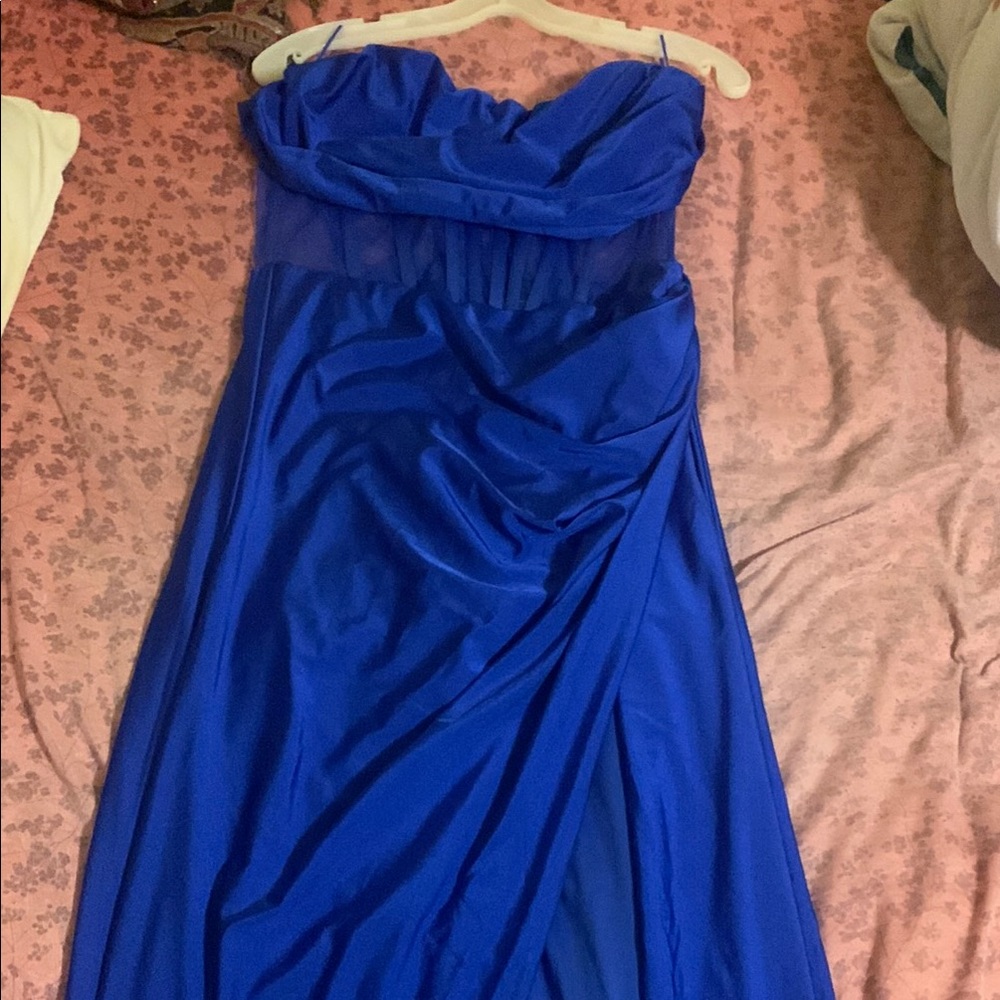 Elegant Blue Strapless Evening Gown